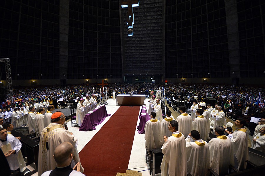Grande festa na Catedral comemora 1 ano da JMJ Rio2013 Grande festa na Catedral comemora 1 ano da JMJ Rio2013