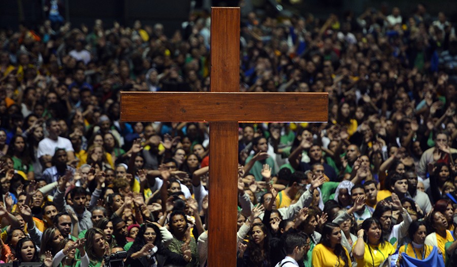 Grande festa na Catedral comemora 1 ano da JMJ Rio2013 Grande festa na Catedral comemora 1 ano da JMJ Rio2013