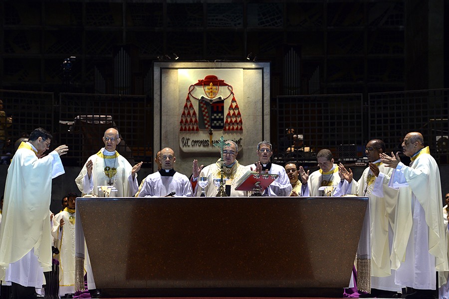 Grande festa na Catedral comemora 1 ano da JMJ Rio2013 Grande festa na Catedral comemora 1 ano da JMJ Rio2013