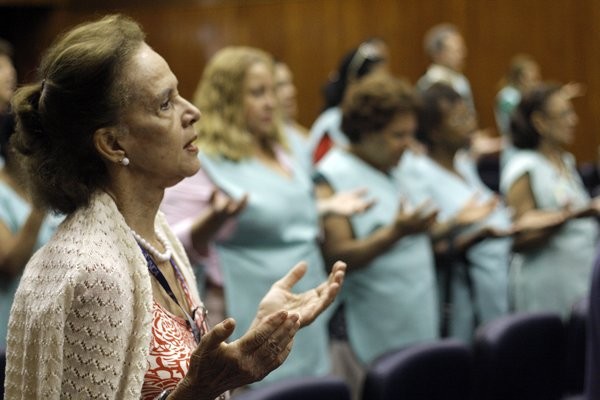 Transformando corações e vidas das pessoas com exemplos, palavras e ações 