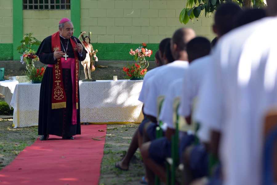 Imagem missionária de São Sebastião é acolhida na Ilha do Governador