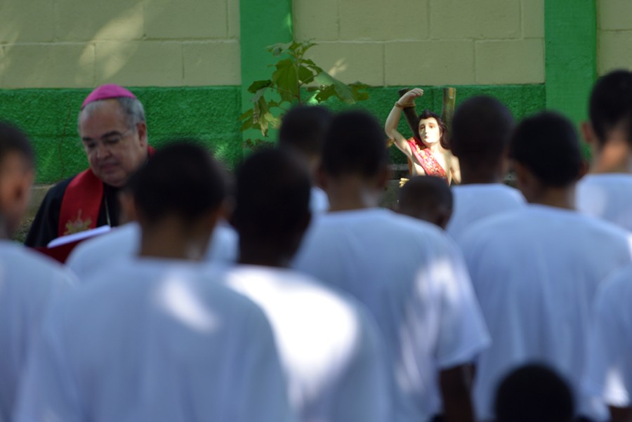 Imagem missionária de São Sebastião é acolhida na Ilha do Governador