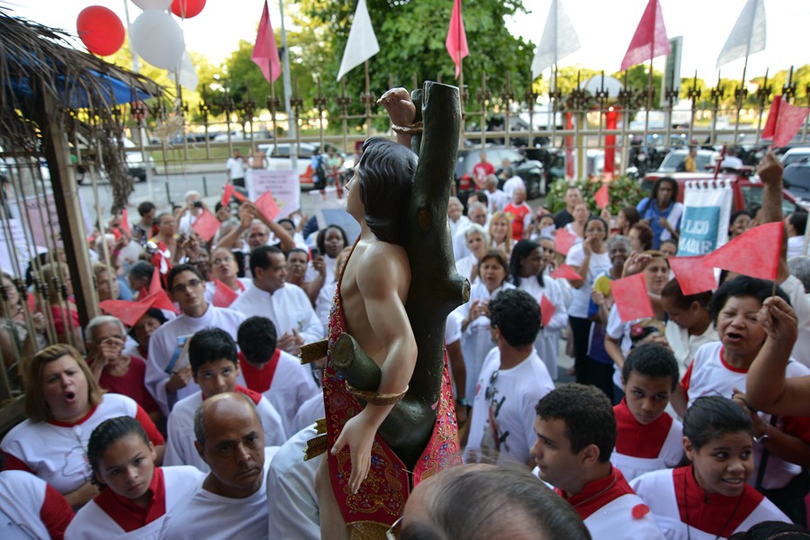 Imagem missionária de São Sebastião é acolhida na Ilha do Governador