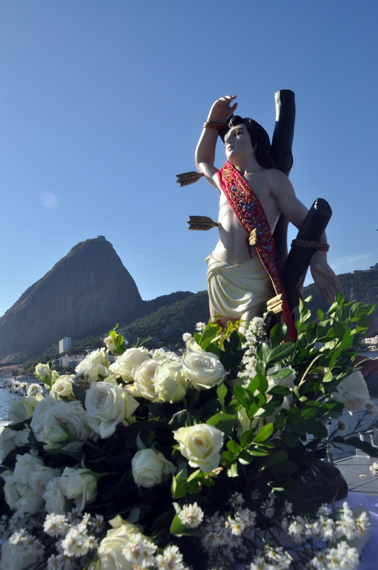 Quarto dia da Trezena é iniciado com homenagens na Baía de Guanabara