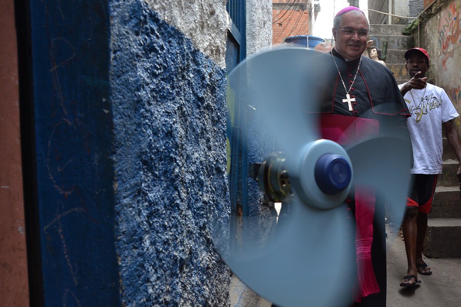Comunidade vive tarde de fé no Rio