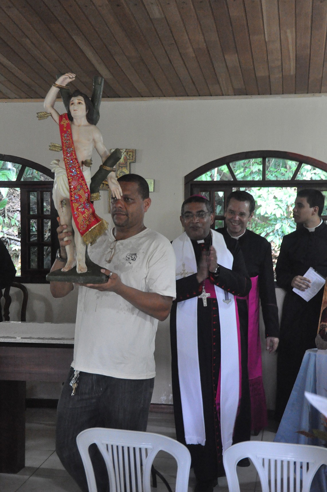 Comunidades terapêuticas recebem imagem peregrina de São Sebastião