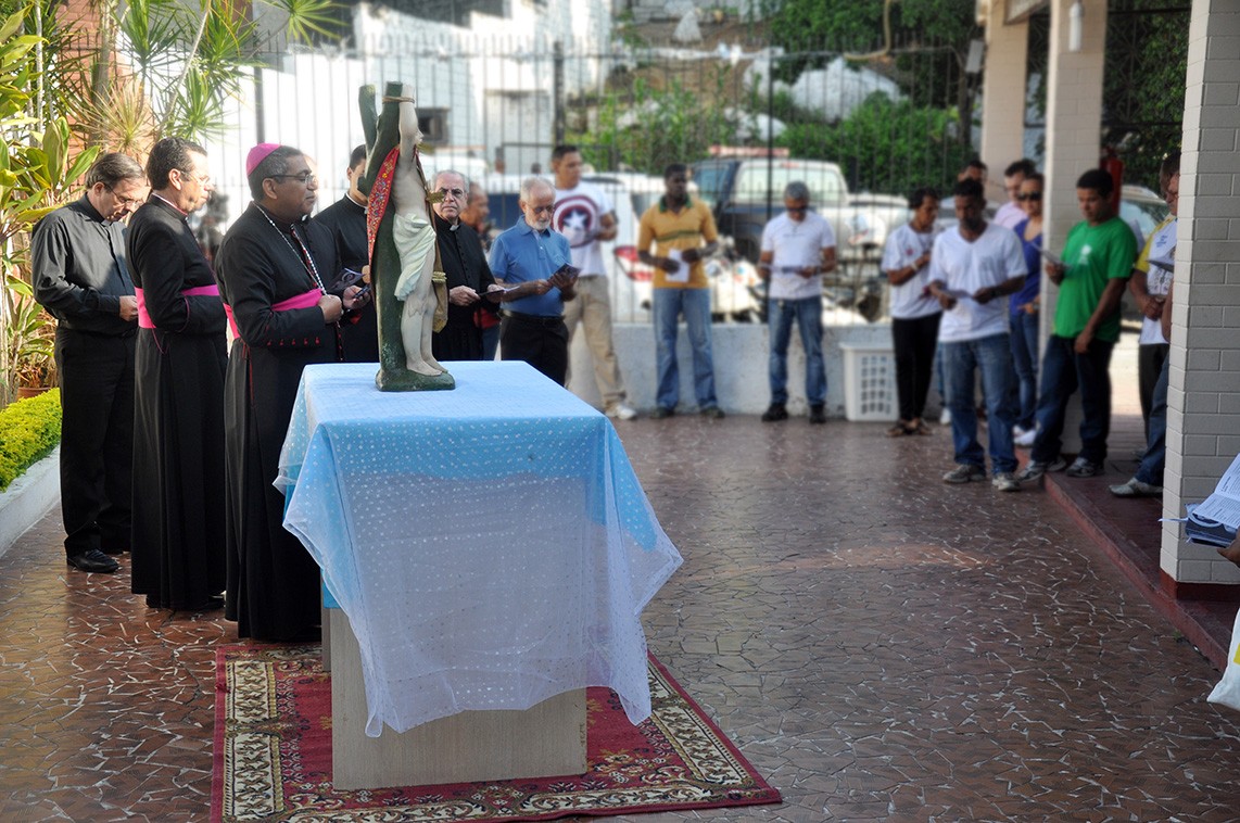 Comunidades terapêuticas recebem imagem peregrina de São Sebastião