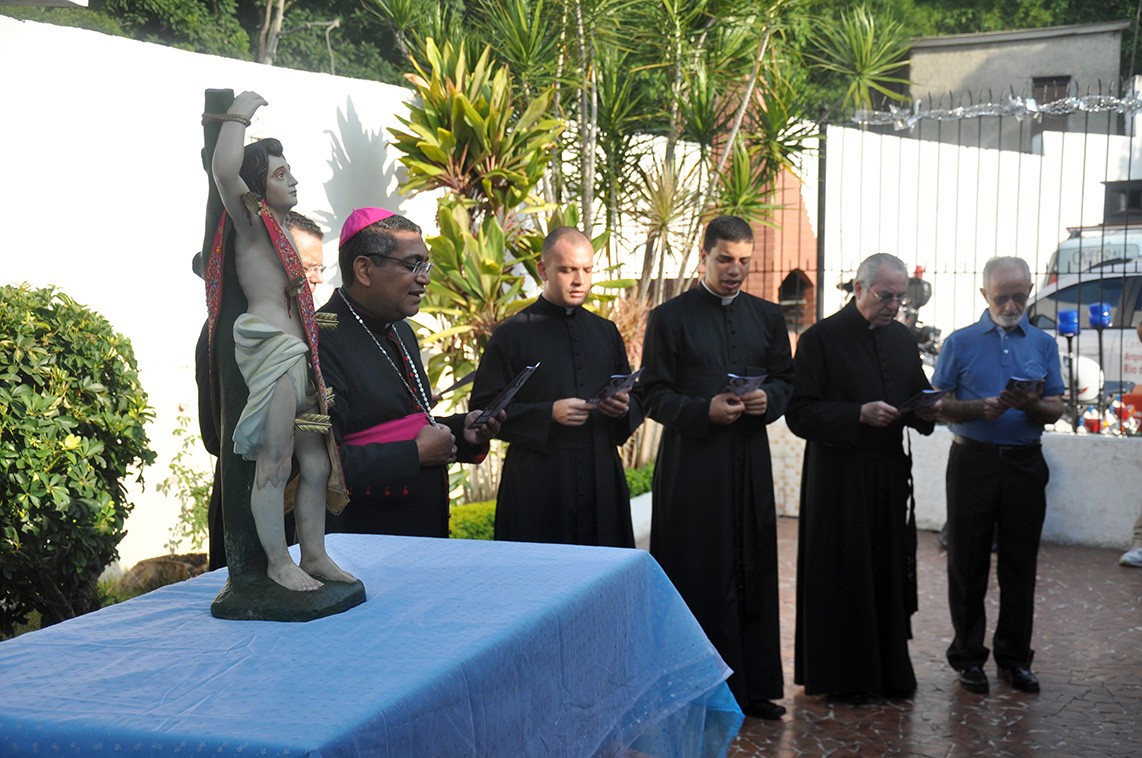 Comunidades terapêuticas recebem imagem peregrina de São Sebastião