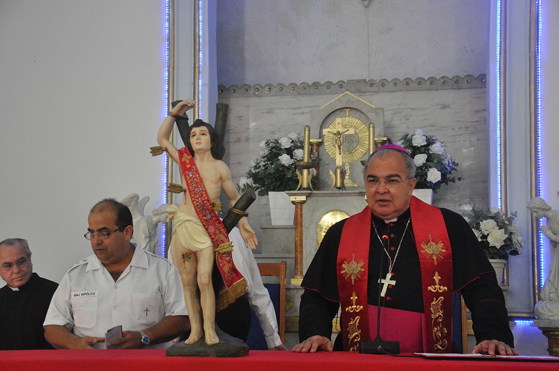 São Sebastião leva esperança aos pacientes do Hospital Central do Exército
