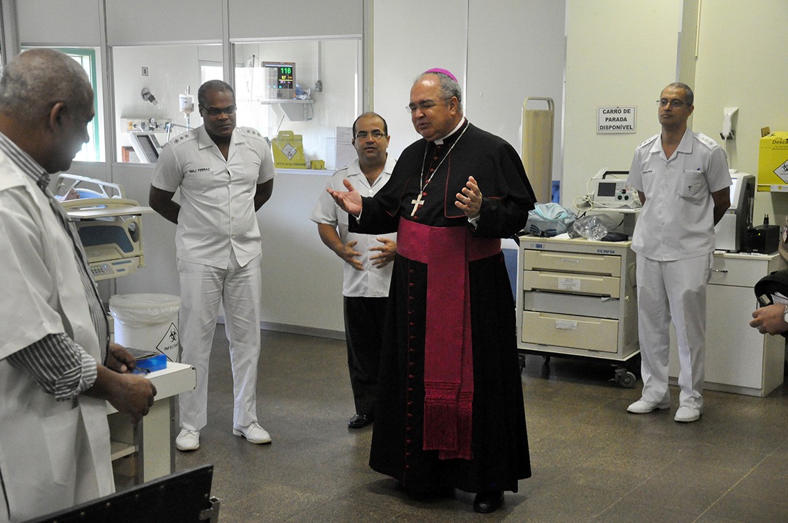 São Sebastião leva esperança aos pacientes do Hospital Central do Exército
