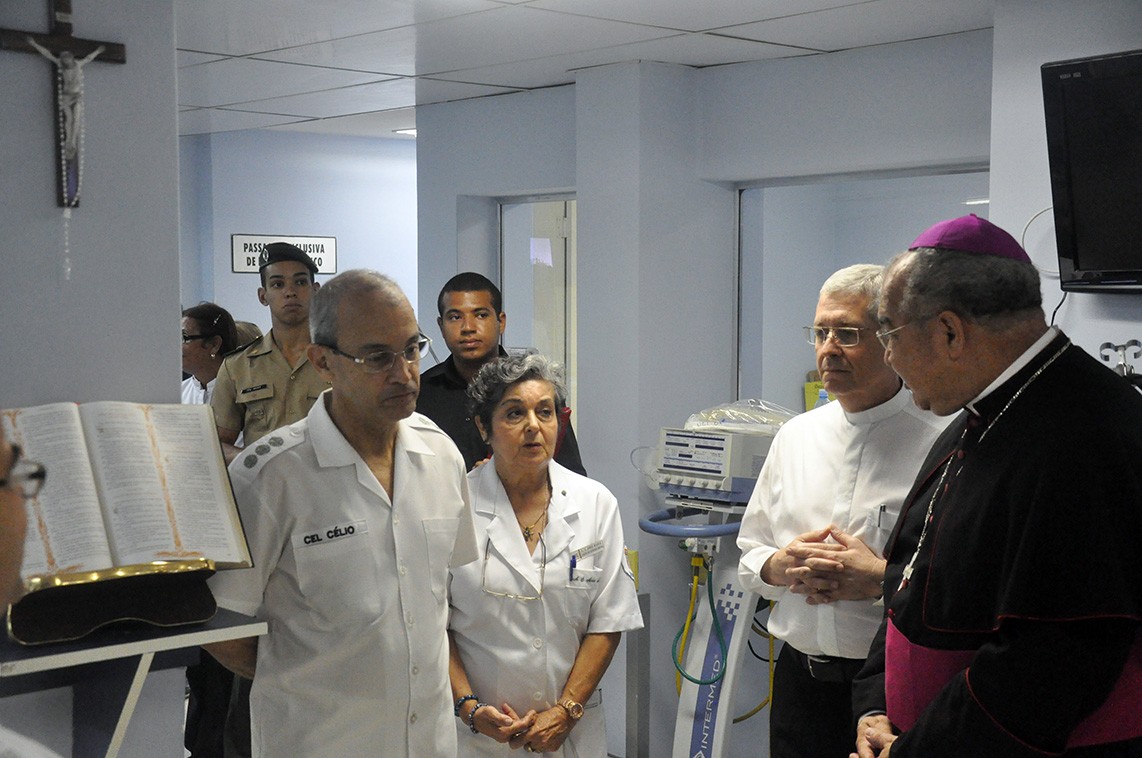São Sebastião leva esperança aos pacientes do Hospital Central do Exército