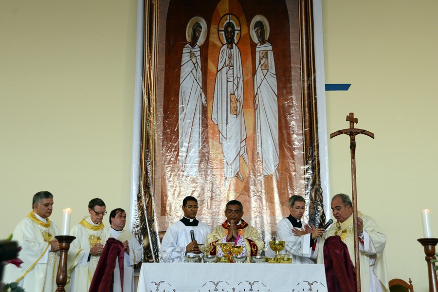 “De coração e braços abertos” “De coração e braços abertos”