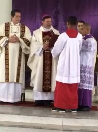 Bispos auxiliares celebram Quinta-feira Santa 