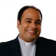 Padre Omar Raposo 