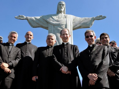 Comitiva do Vaticano perfaz o caminho que o Papa fará no Rio / Arqrio Comitiva do Vaticano perfaz o caminho que o Papa fará no Rio / Arqrio