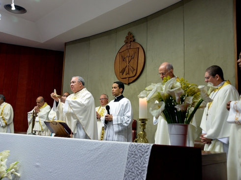 Cardeal Tempesta preside missa com colaboradores da Arquidiocese do Rio / Arqrio