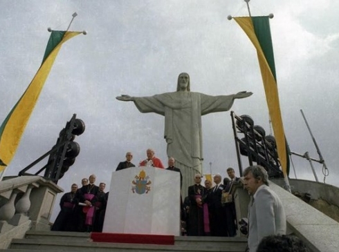 Os 35 anos da 1ª viagem de João Paulo II ao Brasil: Corcovado / Arqrio