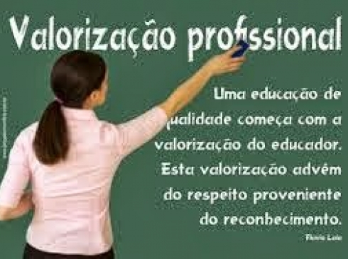 Quando teremos o dia do professor? / Arqrio Quando teremos o dia do professor? / Arqrio